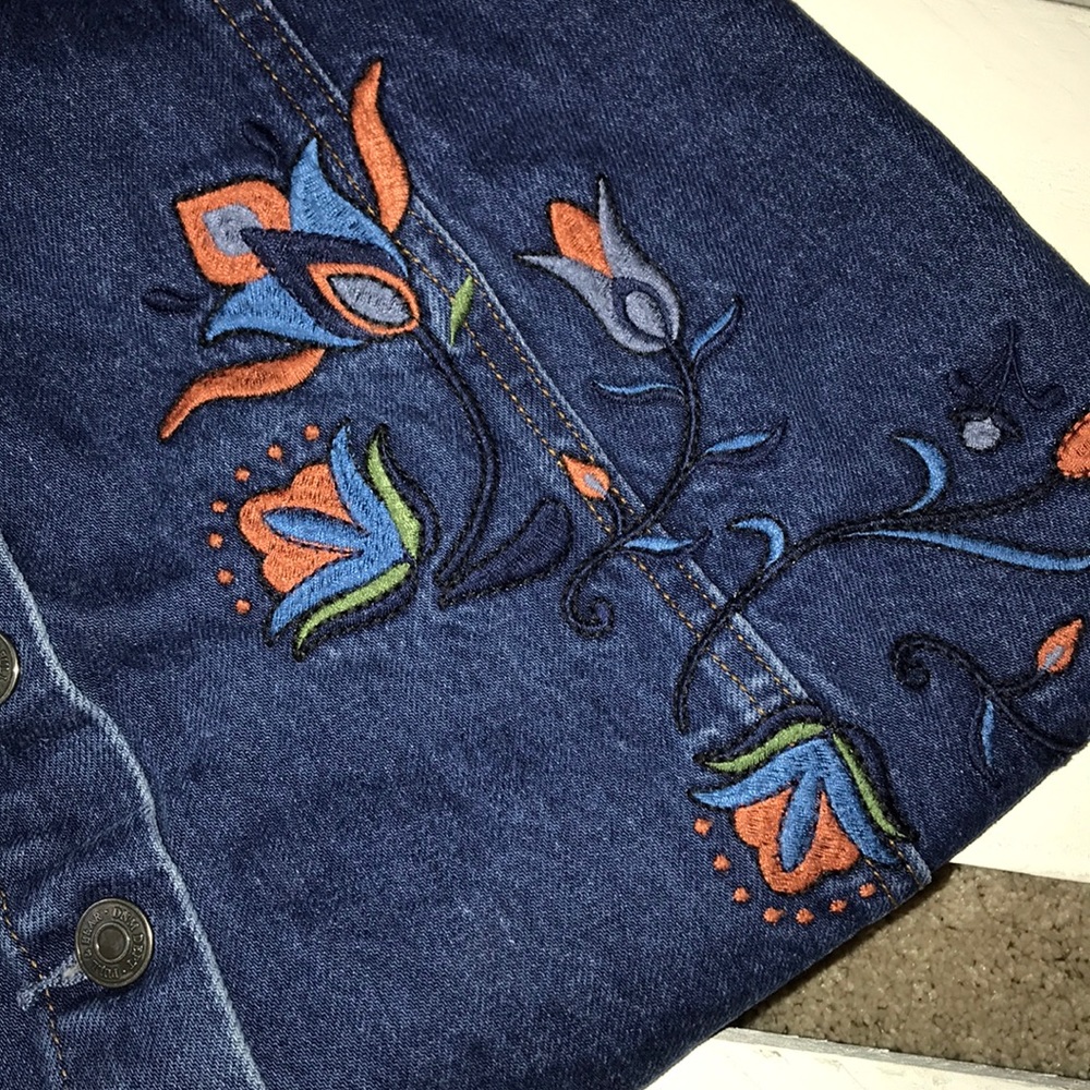 Flower Embroided Skirt - Picture 2 of 3